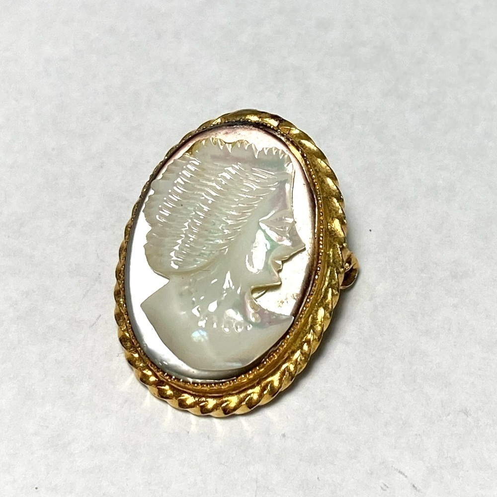 Vintage Cameo Pendant Brooch Carved MOP Abalone Gold Tone Estate